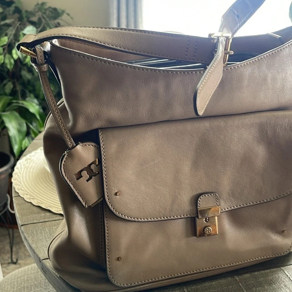 Vintage Tory Burch soft leather shoulder bag